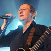 Mort du chanteur algérien Idir, légende de la musique kabyle