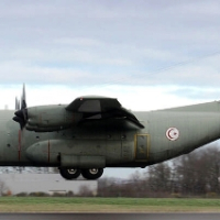 La Tunisie envoie deux avions militaires chargés d’aides au Liban