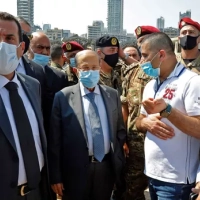 Explosion à Beyrouth: le président libanais évoque «la négligence» ou «un missile»