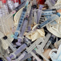 Sfax : Saisie d’une quantité de déchets médicaux dangereux dans des entrepôts illégaux