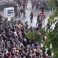 Gaz lacrymogène et bousculades entre manifestants et forces de l’ordre sur l’avenue Mohamed V