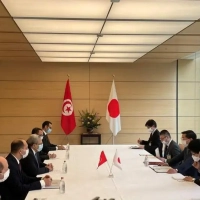 Le Premier ministre japonais invité à visiter la Tunisie