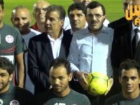 Ali Laarayedh assiste à la séance d'entraînement de l'EN au stade de Radès