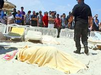 Attentat de Sousse: les balles proviennent de la même arme, selon le ministère de la santé