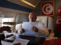 Béji Caïd Essebsi à bord de l’avion présidentiel pour son voyage aux Etats-Unis