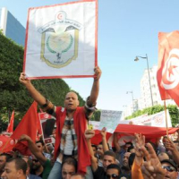 Des funérailles symboliques des martyrs de la nation à Tunis