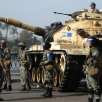 Égypte: Morsi donne à l'armée le pouvoir d'arrêter des civils