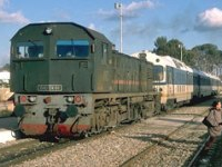 Gabès: arrivée d'un premier train de voyageurs après la levée du sit-in sur la voie ferrée de Chatt Essalem
