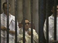 Hosni Moubarak quitte sa prison pour une résidence surveillée