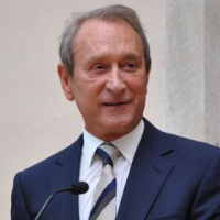 Le Maire de Paris Bertrand Delanoë solidaire avec la population de Siliana
