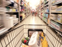 Le ministre du Commerce annonce la baisse des prix de certains produits de consommation