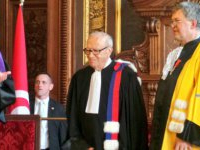 Les insignes de Docteur Honoris Causa remis au Président Beji Caid Essebsi