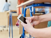 L’usage du téléphone portable est formellement interdit aux élèves du primaire