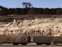 Métlaoui: des protestataires tentent de bloquer un train transportant du phosphate