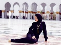 Rihanna expulsée d'une mosquée à Abu Dhabi