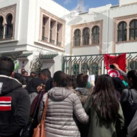 Sfax: Des étudiants de la Faculté de droit envahissent le siège du gouvernorat