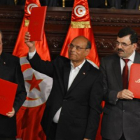 Tunisie: Paraphe de la nouvelle constitution par les trois présidents
